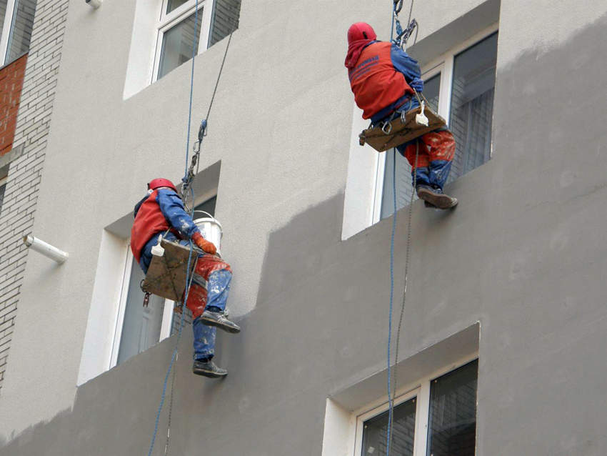 Монтажники під час утеплення будинків не завжди дотримуються вимог технології. Фото з сайту vmr.gov.ua 
